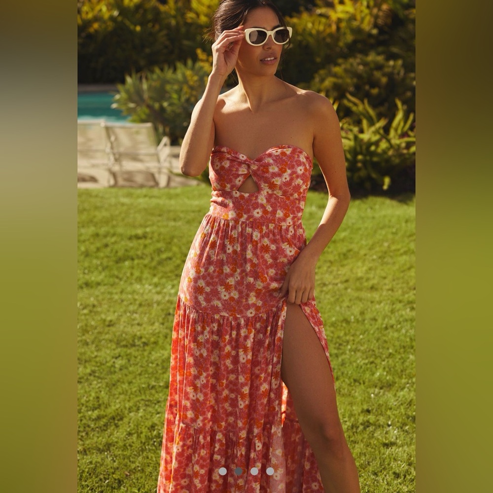 L*SPACE
Alessandra Dress In When In Bloom - Picture 3 of 16
